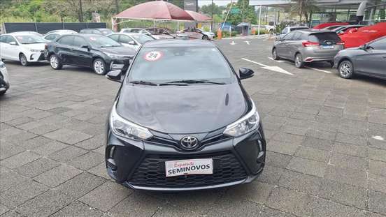 TOYOTA-YARIS-2023