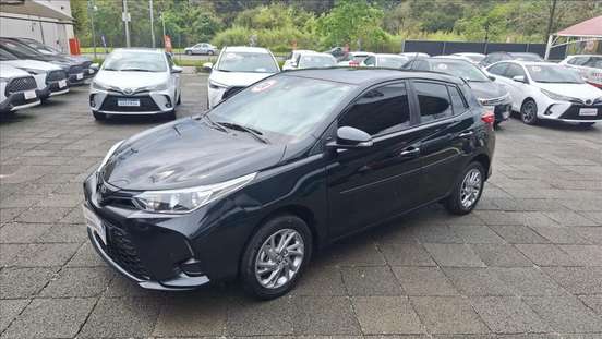 TOYOTA-YARIS-2023