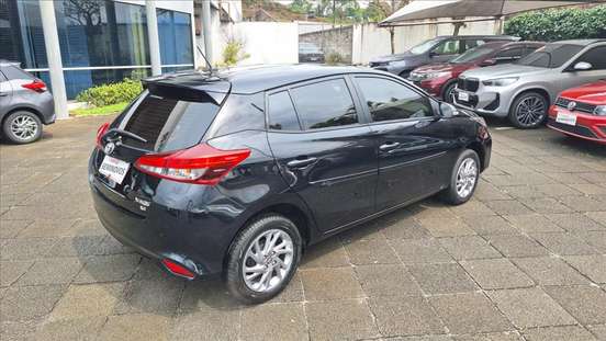 TOYOTA-YARIS-2023