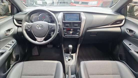 TOYOTA-YARIS-2023