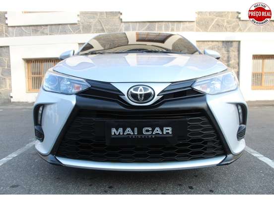 TOYOTA-YARIS-2023