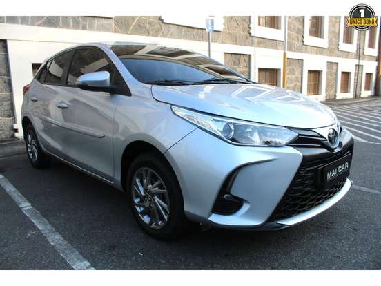 TOYOTA-YARIS-2023