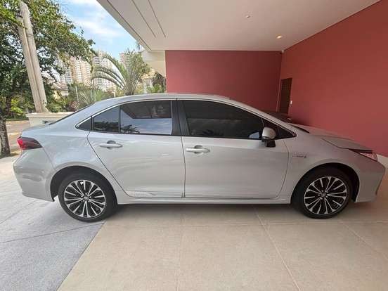 TOYOTA-COROLLA-2023
