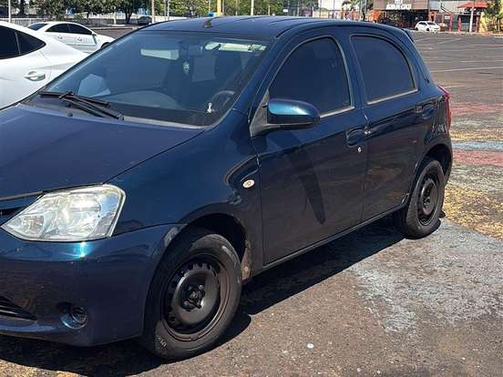TOYOTA-ETIOS-1.3 X 16V FLEX 4P MANUAL TOYOTA-ETIOS-2015