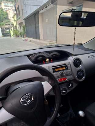 TOYOTA-ETIOS-1.5 XLS SEDAN 16V FLEX 4P MANUAL TOYOTA-ETIOS-2013