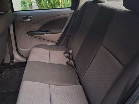 TOYOTA-ETIOS-1.5 XLS SEDAN 16V FLEX 4P MANUAL TOYOTA-ETIOS-2013