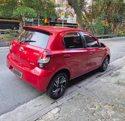 TOYOTA-ETIOS-2017