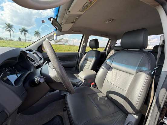 TOYOTA-HILUX-2012