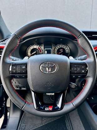 TOYOTA-HILUX-2022