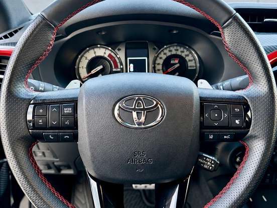 TOYOTA-HILUX-2.8 D-4D TURBO DIESEL CD GR-S 4X4 AUTOMÁTICO TOYOTA-HILUX-2022