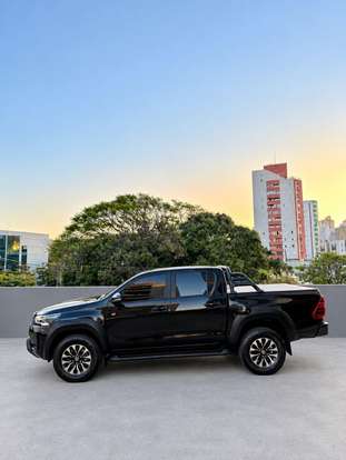 TOYOTA-HILUX-2.8 D-4D TURBO DIESEL CD GR-S 4X4 AUTOMÁTICO TOYOTA-HILUX-2022