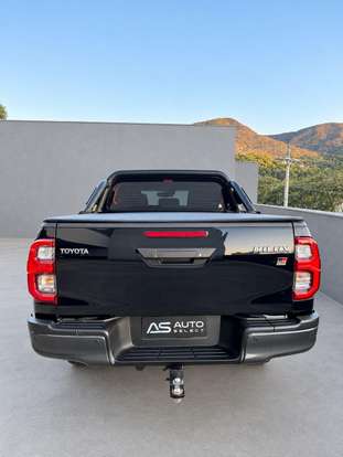 TOYOTA-HILUX-2.8 D-4D TURBO DIESEL CD GR-S 4X4 AUTOMÁTICO TOYOTA-HILUX-2022