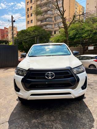 TOYOTA HILUX 2.8 D-4D TURBO DIESEL CD SR 4X4 AUTOMÁTICO