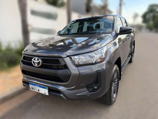 TOYOTA-HILUX-2.8 D-4D TURBO DIESEL CD SR 4X4 AUTOMÁTICO TOYOTA-HILUX-2025