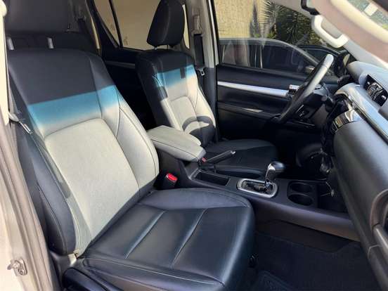 TOYOTA-HILUX-2.8 D-4D TURBO DIESEL CD SRV 4X4 AUTOMÁTICO TOYOTA-HILUX-2024
