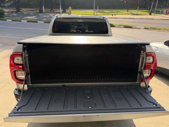 TOYOTA-HILUX-2024