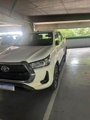 TOYOTA-HILUX-2023