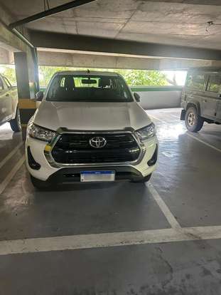TOYOTA-HILUX-2023