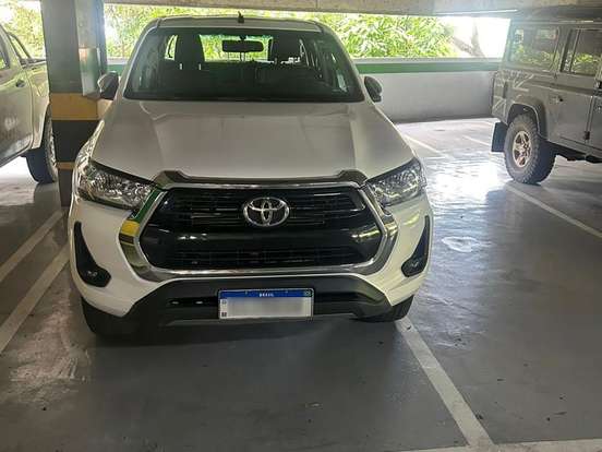TOYOTA-HILUX-2.8 D-4D TURBO DIESEL CD SRV 4X4 AUTOMÁTICO TOYOTA-HILUX-2023