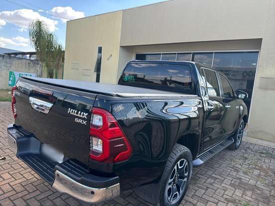 TOYOTA-HILUX-2.8 D-4D TURBO DIESEL CD SRX 4X4 AUTOMÁTICO TOYOTA-HILUX-2022