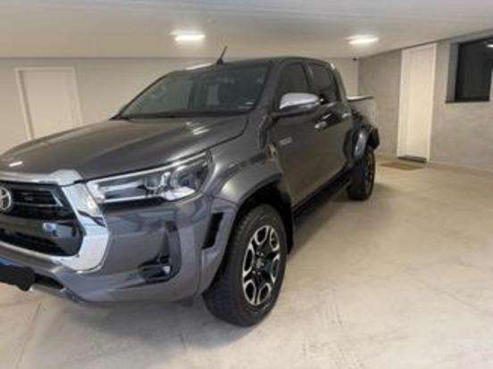 TOYOTA-HILUX-2.8 D-4D TURBO DIESEL CD SRX PLUS 4X4 AUTOMÁTICO TOYOTA-HILUX-2025