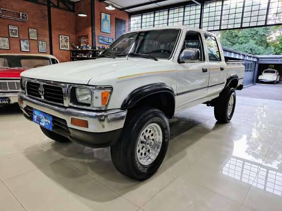 TOYOTA-HILUX-1998