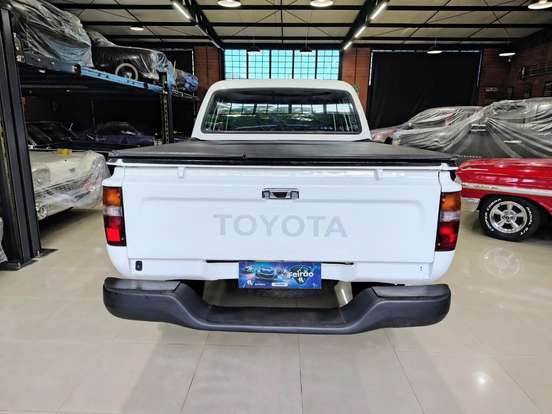 TOYOTA-HILUX-1998