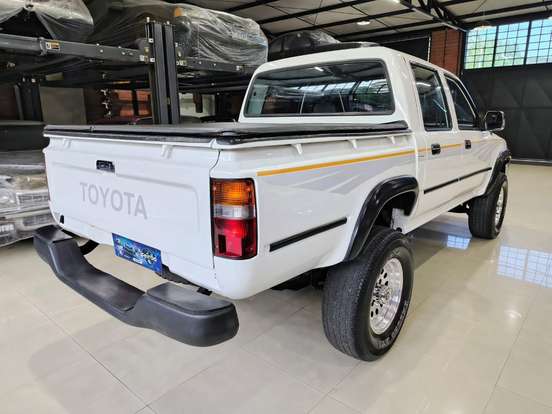 TOYOTA-HILUX-1998