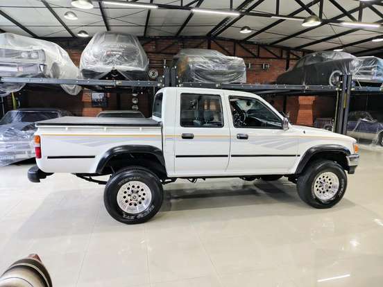 TOYOTA-HILUX-1998