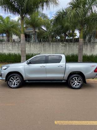 TOYOTA-HILUX-2018