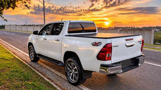 TOYOTA-HILUX-2017