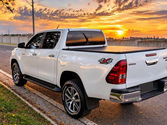 TOYOTA-HILUX-2.8 SRX 4X4 CD 16V DIESEL 4P AUTOMÁTICO TOYOTA-HILUX-2017