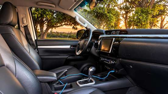 TOYOTA-HILUX-2017