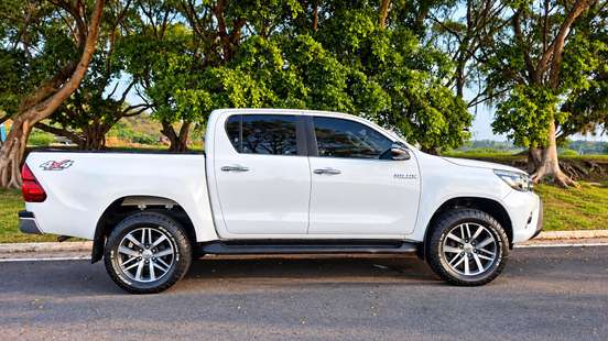 TOYOTA-HILUX-2017