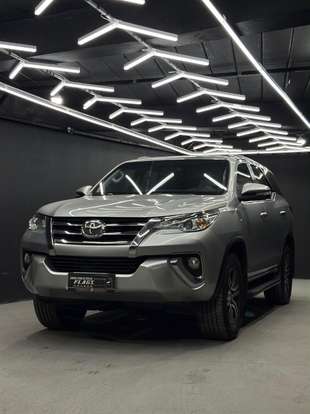 TOYOTA-HILUX SW4-2016