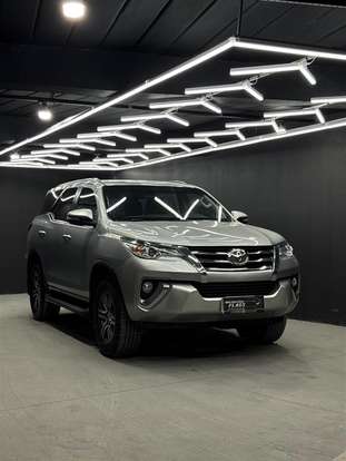 TOYOTA-HILUX SW4-2.7 SR 4X2 16V FLEX 4P AUTOMÁTICO TOYOTA-HILUX SW4-2016