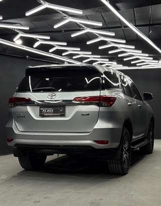 TOYOTA-HILUX SW4-2016