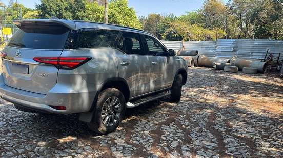 TOYOTA-HILUX SW4-2023