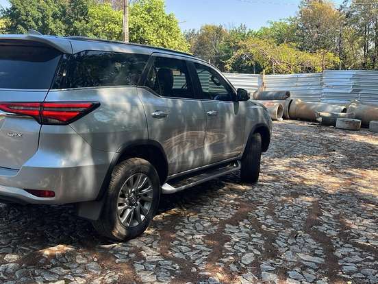 TOYOTA-HILUX SW4-2.8 D-4D TURBO DIESEL SRX 4X4 AUTOMÁTICO TOYOTA-HILUX SW4-2023