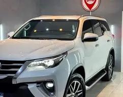 TOYOTA HILUX SW4 2.8 SRX 4X4 7 LUGARES 16V TURBO INTERCOOLER DIESEL 4P AUTOMÁTICO TOYOTA HILUX SW4 2.8 SRX 4X4 7 LUGARES 16V TURBO INTERCOOLER DIESEL 4P AUTOMÁTICO