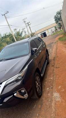 TOYOTA-HILUX SW4-2019