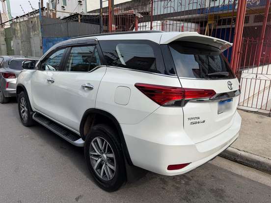 TOYOTA-HILUX SW4-2016
