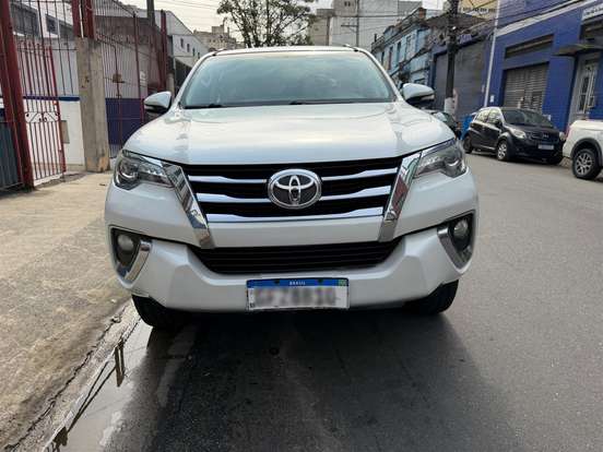 TOYOTA-HILUX SW4-2.8 SRX 4X4 7 LUGARES 16V TURBO INTERCOOLER DIESEL 4P AUTOMÁTICO TOYOTA-HILUX SW4-2016