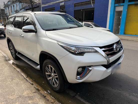 TOYOTA-HILUX SW4-2.8 SRX 4X4 7 LUGARES 16V TURBO INTERCOOLER DIESEL 4P AUTOMÁTICO TOYOTA-HILUX SW4-2016