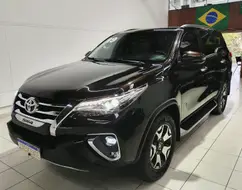 TOYOTA HILUX SW4 2.8 SRX DIAMOND 4X4 7 LUGARES 16V TURBO INTERCOOLER DIESEL 4P AUTOMÁTICO TOYOTA HILUX SW4 2.8 SRX DIAMOND 4X4 7 LUGARES 16V TURBO INTERCOOLER DIESEL 4P AUTOMÁTICO
