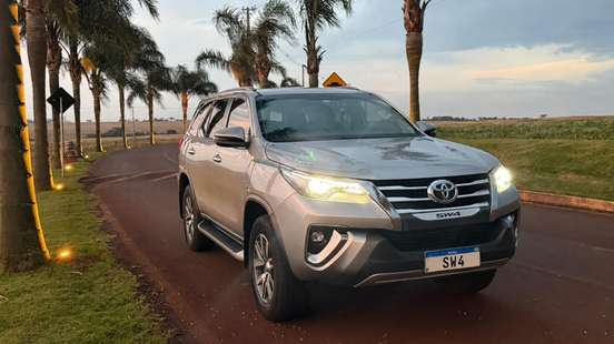 TOYOTA-HILUX SW4-2020