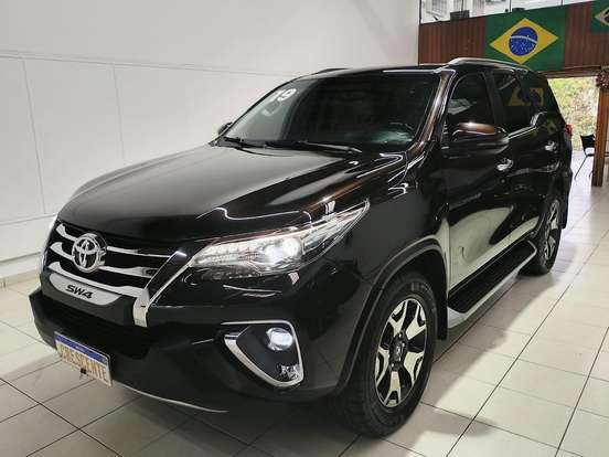 TOYOTA-HILUX SW4-2.8 SRX DIAMOND 4X4 7 LUGARES 16V TURBO INTERCOOLER DIESEL 4P AUTOMÁTICO TOYOTA-HILUX SW4-2018