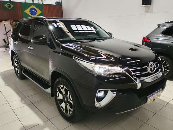 TOYOTA-HILUX SW4-2.8 SRX DIAMOND 4X4 7 LUGARES 16V TURBO INTERCOOLER DIESEL 4P AUTOMÁTICO TOYOTA-HILUX SW4-2018