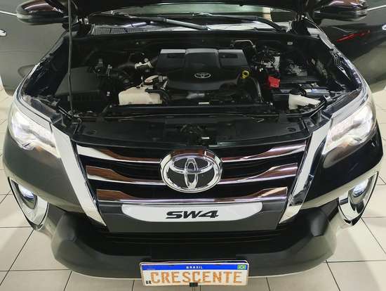 TOYOTA-HILUX SW4-2018