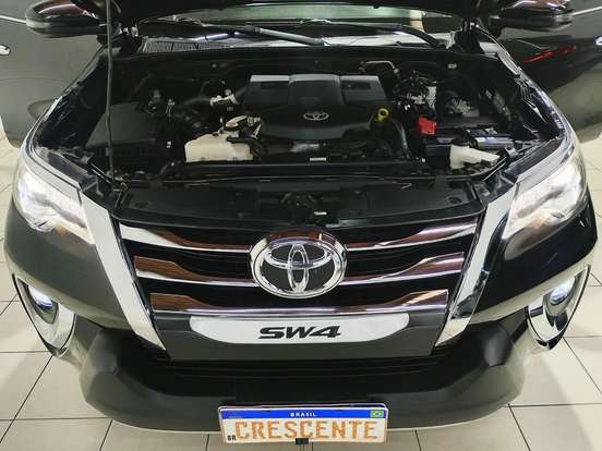 TOYOTA-HILUX SW4-2.8 SRX DIAMOND 4X4 7 LUGARES 16V TURBO INTERCOOLER DIESEL 4P AUTOMÁTICO TOYOTA-HILUX SW4-2018